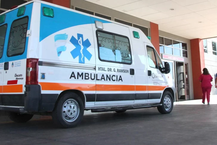 Un sujeto ebrio atropelló a una mujer y a su hijo: ambos sufrieron serias heridas