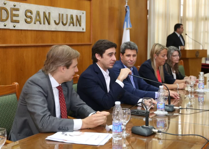 Uniones vecinales que proveen agua potable recibieron la Personería Jurídica Uniones vecinales que proveen agua potable recibieron la Personería Jurídica