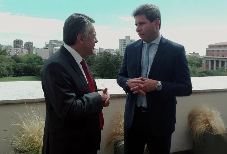 Un alto dirigente de JxC salió a apoyar a Uñac en la pelea por los subsidios para los micros Un alto dirigente de JxC salió a apoyar a Uñac en la pelea por los subsidios para los micros