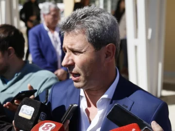 Uñac sobre familias asentadas ilegalmente: “Se deben retirar pacíficamente y seguiremos conversando” Uñac sobre familias asentadas ilegalmente: “Se deben retirar pacíficamente y seguiremos conversando”