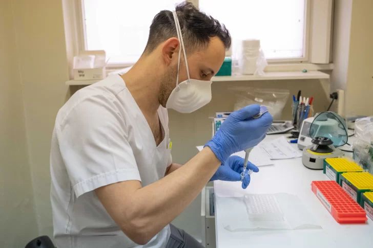 Quirós dijo que en marzo habría “distribución de magnitud” de la vacuna contra el COVID-19