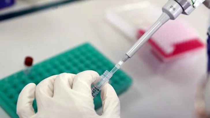 Desarrolladores de la Sputnik-V sugirieron a AstraZeneca combinar sus vacunas