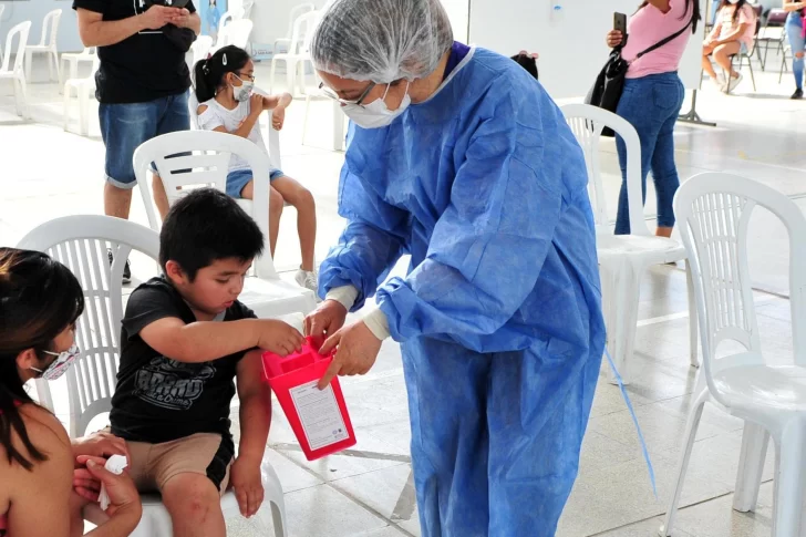 Refuerzo Covid: ministros de Salud acordaron iniciar la vacunación en menores de 5 a 11 años