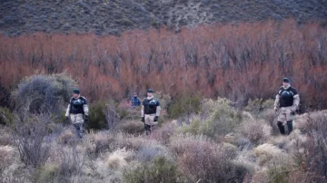 Con la presencia de Sergio Maldonado, sacaron el cuerpo del río Chubut