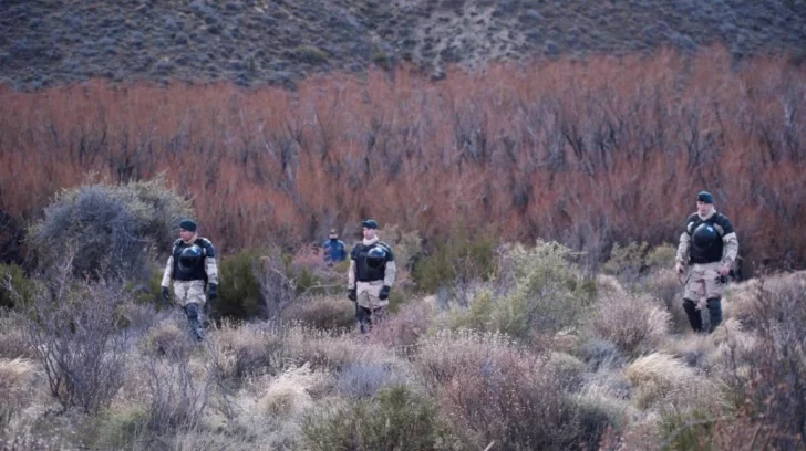 Con la presencia de Sergio Maldonado, sacaron el cuerpo del río Chubut