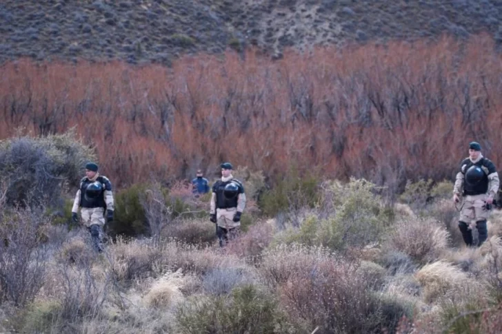 Con la presencia de Sergio Maldonado, sacaron el cuerpo del río Chubut