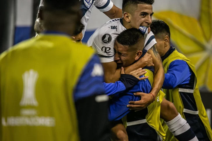 Vélez llegó al segundo puesto del Grupo G tras vencer a Liga de Quito