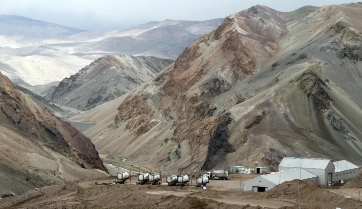 Detectaron el primer caso de Covid-19 en un minero de Veladero y aislaron a 3 trabajadores Detectaron el primer caso de Covid-19 en un minero de Veladero y aislaron a 3 trabajadores