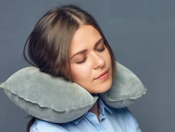 El video que muestra que toda la vida usamos mal las almohadas para viajar El video que muestra que toda la vida usamos mal las almohadas para viajar