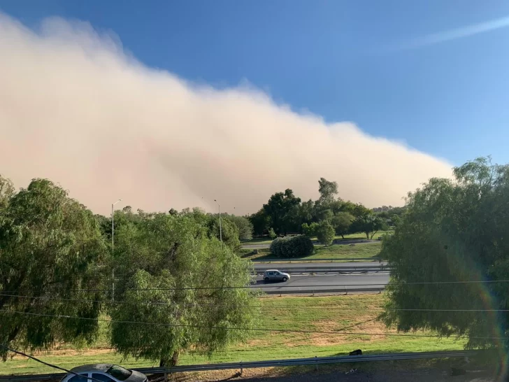 Vuelve a estar vigente un alerta por ventarrón para Nochebuena, ¿se repite lo de un año atrás? Vuelve a estar vigente un alerta por ventarrón para Nochebuena, ¿se repite lo de un año atrás?