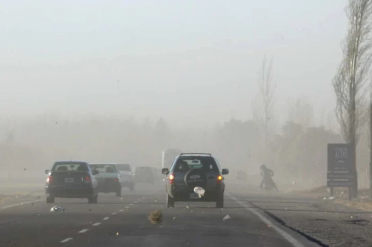 Alerta por viento Zonda en Cordillera y suspensión de clases en Iglesia