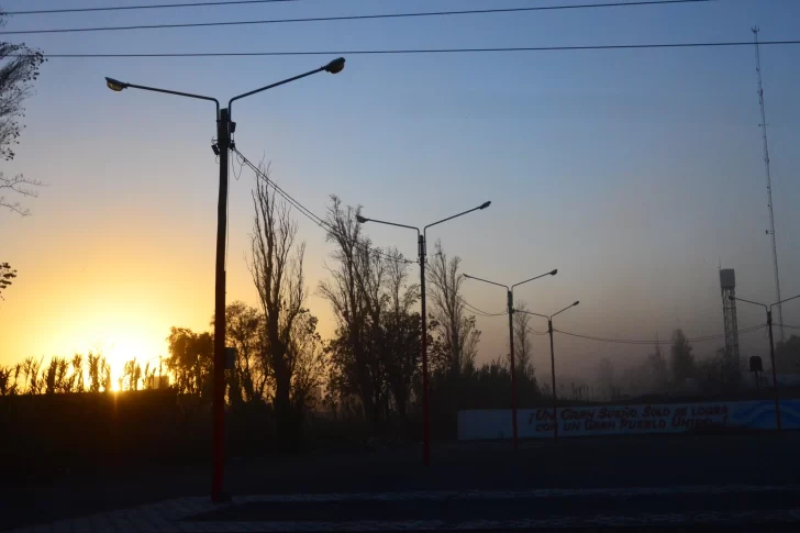 Anuncian el ingreso de un frente frío que hará bajar 10 grados la temperatura máxima