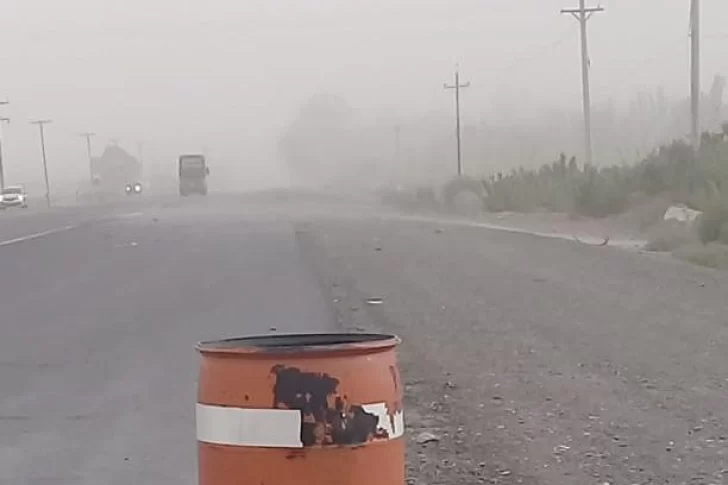Emiten un alerta amarilla por la llegada de un intenso viento