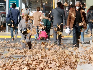 El Zonda empieza a golpear con fuerza al mediodía: la intensidad y la temperatura, hora por hora El Zonda empieza a golpear con fuerza al mediodía: la intensidad y la temperatura, hora por hora