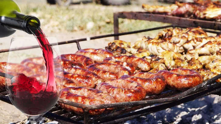 Lo que más aumentó a la hora de comer un asado bien completo fue el vino