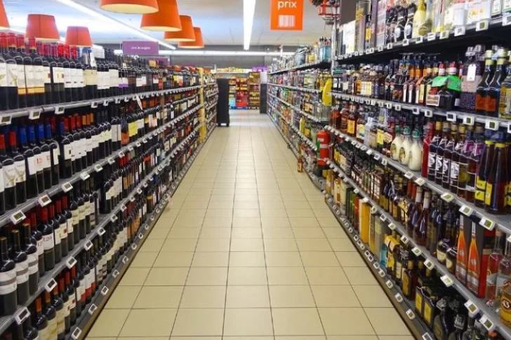 Una familia necesitó casi 1 millón de pesos en octubre para no caer por debajo de la línea de pobreza