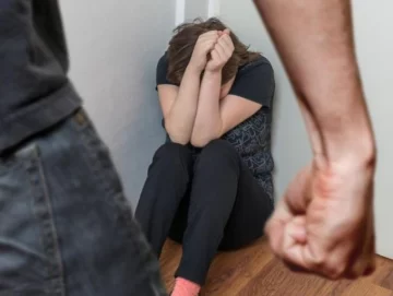 Atacó a su pareja y lo mandan al Penal porque también la había golpeado el año pasado Atacó a su pareja y lo mandan al Penal porque también la había golpeado el año pasado