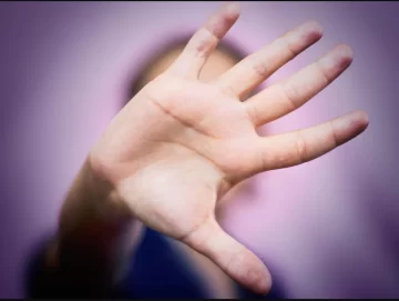 Hasta con un cuchillo tipo carnicero atacó a su pareja: “Te voy a matar, querés que te mate” Hasta con un cuchillo tipo carnicero atacó a su pareja: “Te voy a matar, querés que te mate”