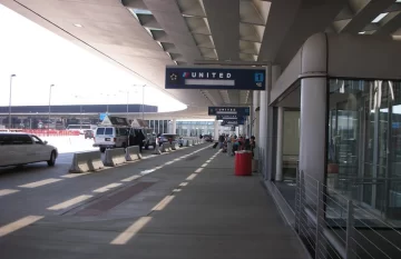 Un hombre vivió tres meses en un aeropuerto “por miedo al coronavirus”