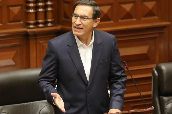 Tras sortear la destitución, Vizcarra quedó apuntado por el Ministerio Público