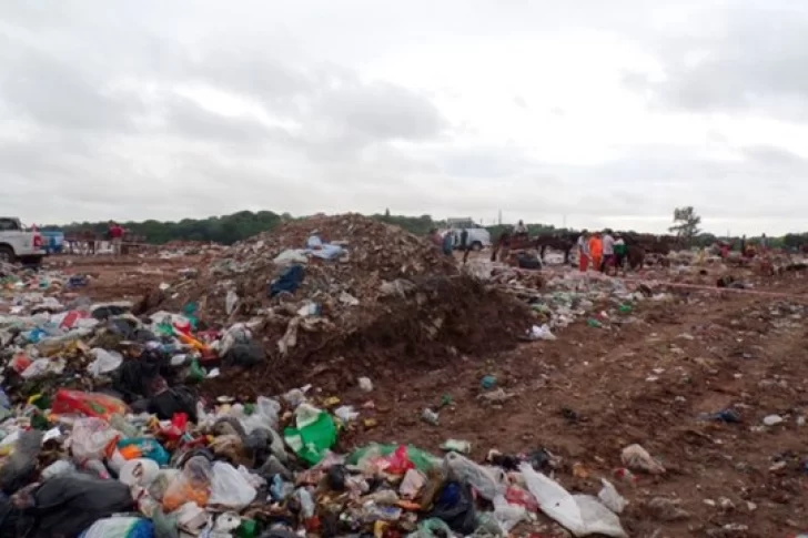 Hallaron el cadáver de un hombre en un auto incendiado y dos manos cortadas