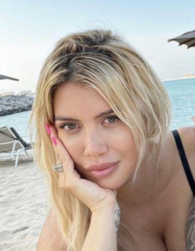 Wanda Nara mostró como le quedó el bronceado en la espalda y la cola: “Fuegoooo” Wanda Nara mostró como le quedó el bronceado en la espalda y la cola: “Fuegoooo”