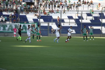 Desamparados no tuvo el debut esperado y perdió en el Bicentenario Desamparados no tuvo el debut esperado y perdió en el Bicentenario