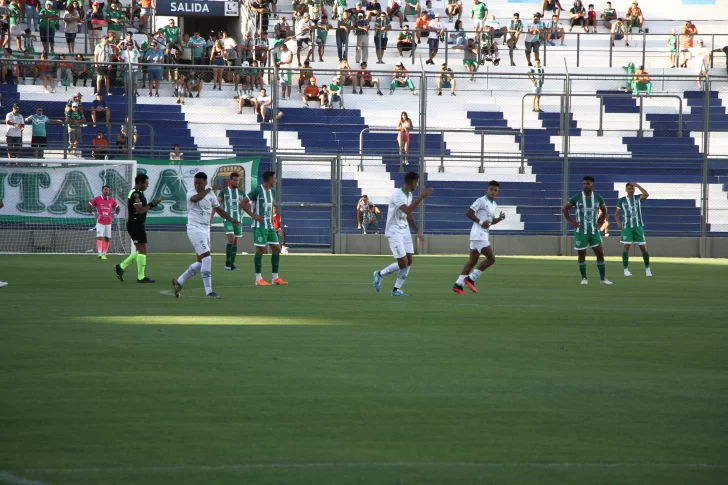 Desamparados no tuvo el debut esperado y perdió en el Bicentenario Desamparados no tuvo el debut esperado y perdió en el Bicentenario