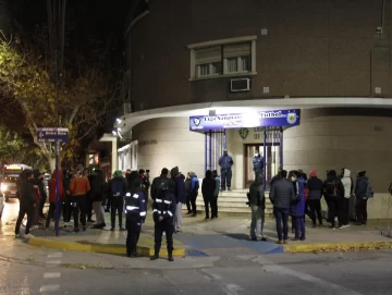 Comenzaron las negociaciones para que el fútbol local se reanude en agosto Comenzaron las negociaciones para que el fútbol local se reanude en agosto