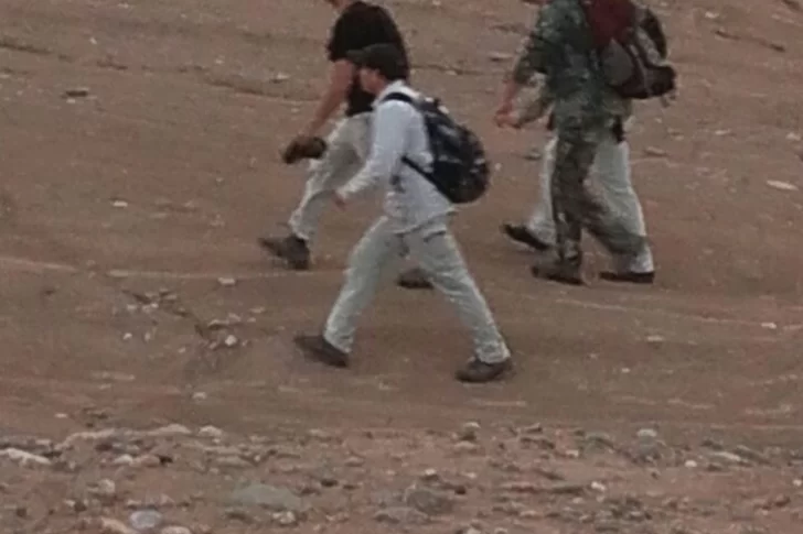 Rescataron a una chica que se resbaló mientras hacía trekking en el cerro Tres Marías