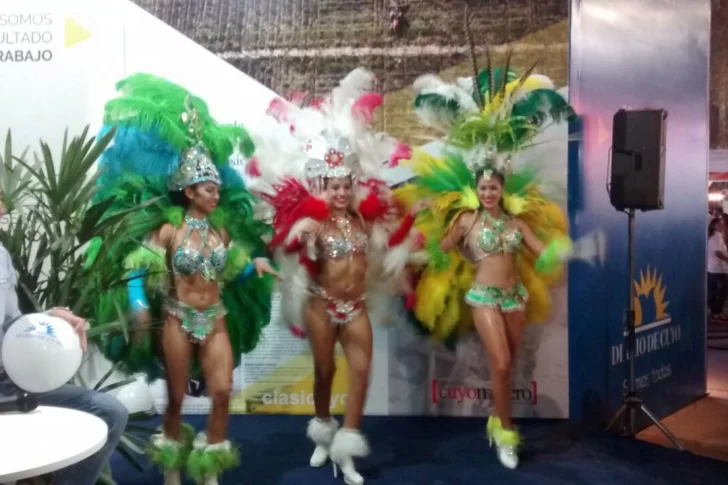 El Carnaval de Chimbas pasó por el stand de DIARIO DE CUYO