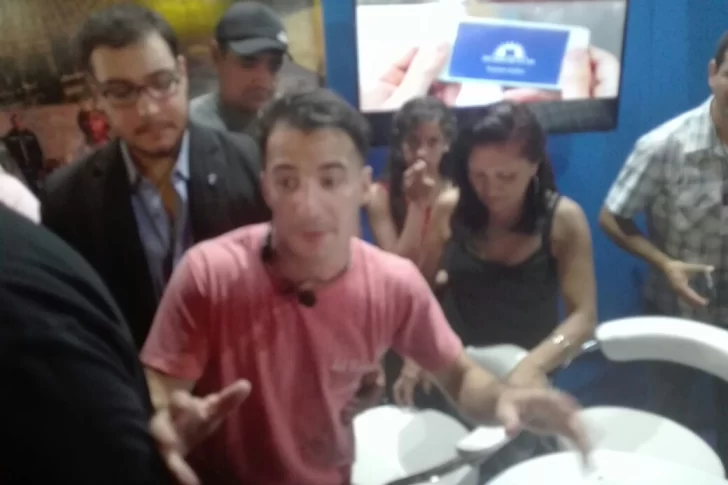 Nazareno causó una revolución y contó una desopilante anécdota con un cuidacoche local