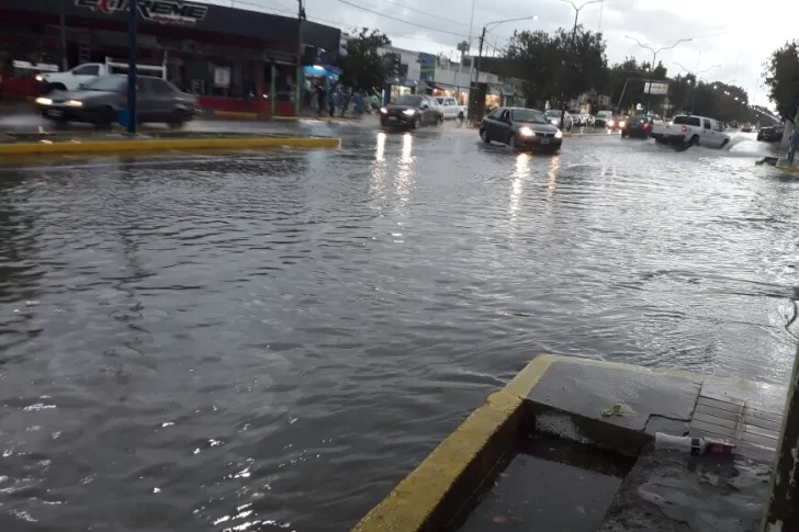 Evacuaron a 3 familias de Caucete y 30 personas de Rivadavia por las lluvias