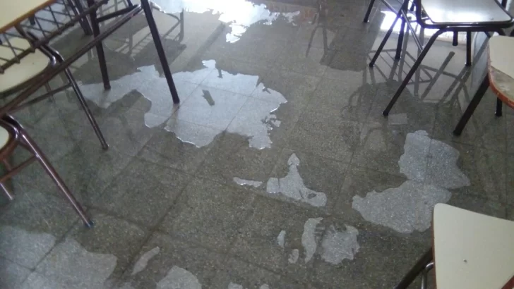 Lluvia, granizo y viento, el combo que causó graves daños en una escuela de Jáchal