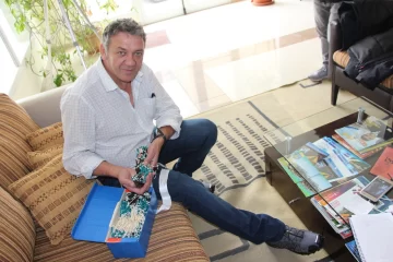 El viaje de 4.330 kilómetros de 161 rosarios para reposar en las tumbas de Darwin El viaje de 4.330 kilómetros de 161 rosarios para reposar en las tumbas de Darwin