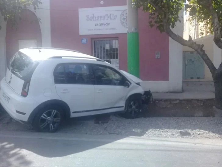 Una mujer herida en un fuerte choque en la entrada del Barrio CESAP Una mujer herida en un fuerte choque en la entrada del Barrio CESAP