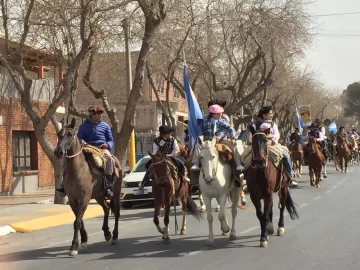 Cabalgata a la Difunta Correa: la Fe, más fuerte que el viento y el frío Cabalgata a la Difunta Correa: la Fe, más fuerte que el viento y el frío