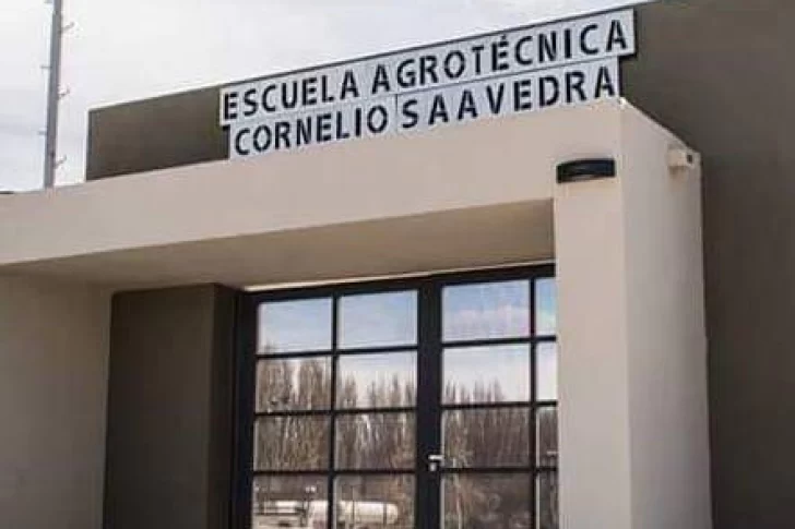 Unos 200 chicos sin clases desde hace una semana por problemas en una escuela nueva