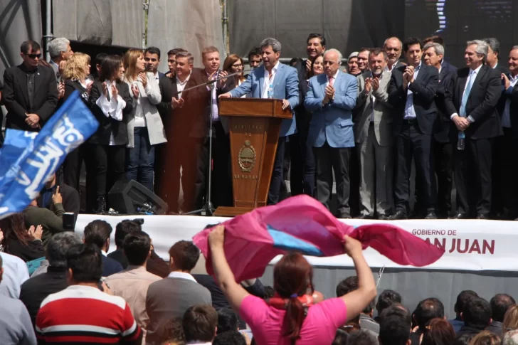 “Le doy la bienvenida al hombre que está recuperando la esperanza de los argentinos” “Le doy la bienvenida al hombre que está recuperando la esperanza de los argentinos”