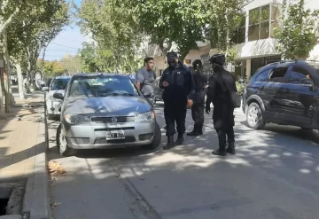 Estacionó mal, se enojó porque le hicieron una multa y atropelló a una inspectora Estacionó mal, se enojó porque le hicieron una multa y atropelló a una inspectora