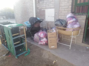 La desesperación de una joven madre que desalojaron de la casa que le prestaban La desesperación de una joven madre que desalojaron de la casa que le prestaban