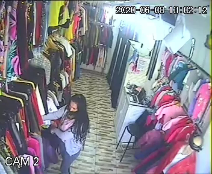 VIDEO: así robó una mechera en una tienda de Avenida Libertador VIDEO: así robó una mechera en una tienda de Avenida Libertador