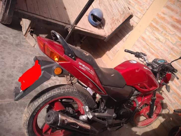 Dan con una moto robada que tiraron dos sujetos cuando vieron a la Policía Dan con una moto robada que tiraron dos sujetos cuando vieron a la Policía