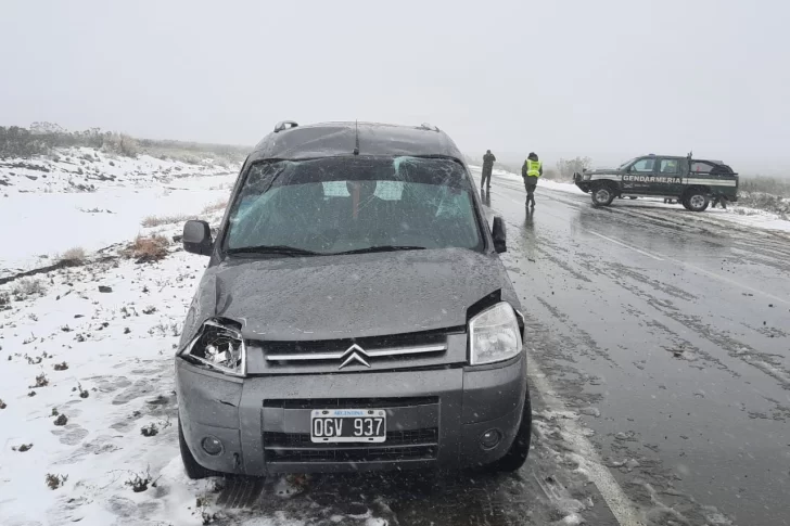 Nevó en Altos de El Colorado y hubo al menos dos accidentes