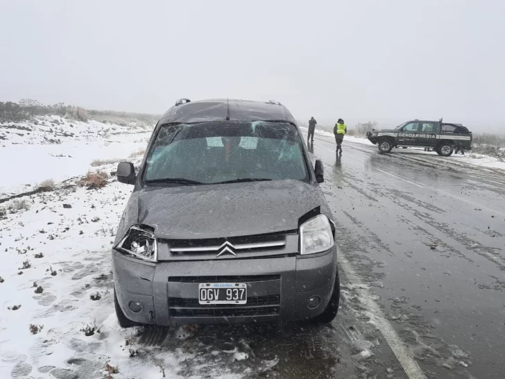 Nevó en Altos de El Colorado y hubo al menos dos accidentes