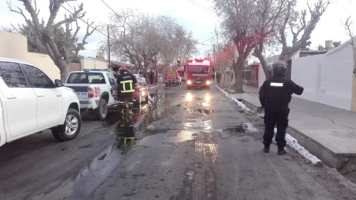 Los fallecidos en el incendio de Rawson eran padre e hijo