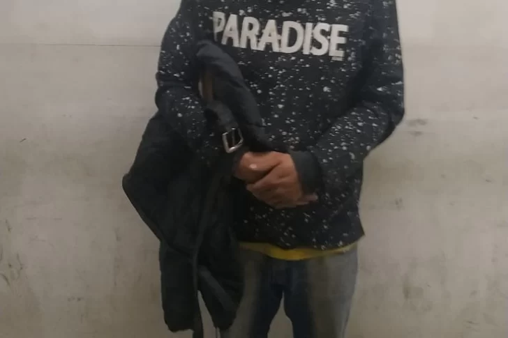 Uno de los detenidos anoche en la gresca de Rawson se auto agredió para no ir preso