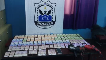 Detuvieron a un sujeto por robarle al menos $45 mil al anciano que cuidaba Detuvieron a un sujeto por robarle al menos $45 mil al anciano que cuidaba