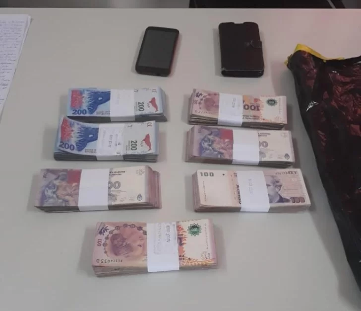 Fue con la Policía a pagar un “cuento del tío” y detuvieron al estafador Fue con la Policía a pagar un “cuento del tío” y detuvieron al estafador