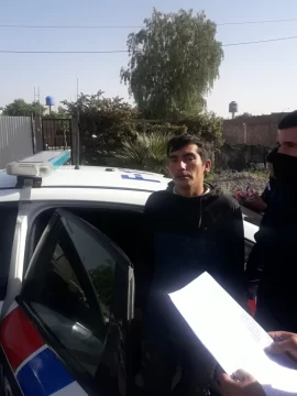 Golpeó a su pareja y luego se las agarró con el vecino que llamó al 911 Golpeó a su pareja y luego se las agarró con el vecino que llamó al 911